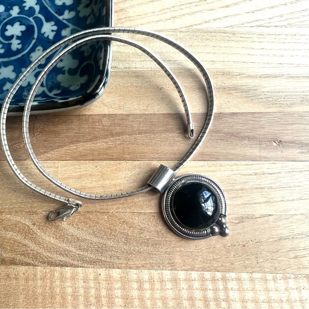 Vintage style Mexico 925 Sterling silver black onyx pendant necklace